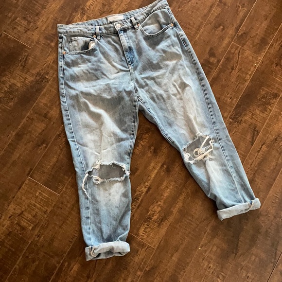 Dynamite Denim - Boyfriend Jeans Distressed Crop